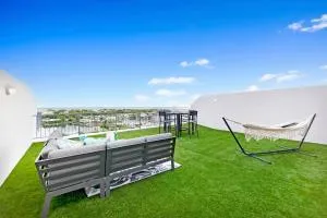 Sunset Penthouse - Unique Panoramic Rooftop Retreat - Larrakeyah