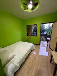 Kiarra Krisxia Lodge