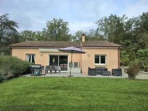 Belle maison plain-pied à 2 pas de Périgueux, terrasse, jardin clos, confort moderne, animaux bienvenus - FR-1-616-99 - 布朗托姆