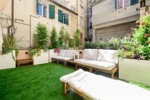 Petit Bijou near Porto Antico