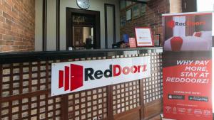 RedDoorz at Isabelita Hotel Tuguegarao City