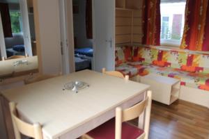 Campings Camping des Roses : photos des chambres