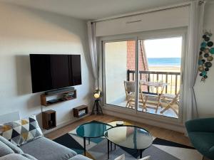 Appartement rénové 3 pièces, balcon vue mer, parking, internet, pour 4 pers. - FR-1-487-376