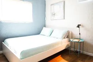 Tropical Cottage in Prime Airport Area - West Miami