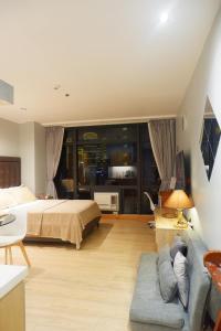 Quiet Condo with Fast WiFi, Own Balcony, Pool and Gym - Appartamenti, Manila