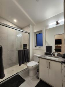 New Detached Guesthouse - Free Parking -10 mins to YVR & Downtown