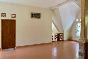 Villa Sevilla 3 Bedrooms BPPK Ciloto Puncak by Damaresa