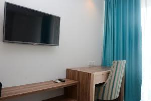 Cozy Studio at Bogor Icon Apartment By Travelio
