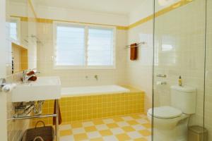 BAY PROPERTIES . The Sailors Upper Deck