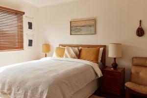 BAY PROPERTIES . The Sailors Upper Deck