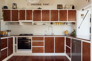 BAY PROPERTIES . The Sailors Upper Deck