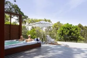 Waterfall Lodge Maleny Timeless Grandeur & Luxury - Booroobin