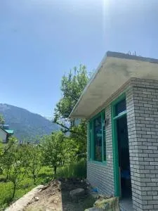 Independent 1-BR with attached kitchen & washroom - Jagatsukh