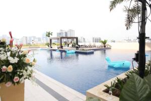 Spacious condo in Cebu City with pool and gym