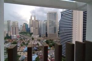 COL 108B Modern KLCC Balcony View & Infinity Pool