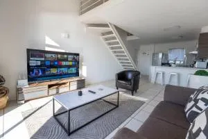 Century On Lake Apartment - Edgemead