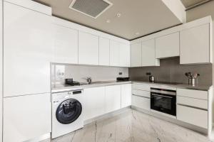 Beautiful Deluxe 1bd Condo Poolgymparking! #373