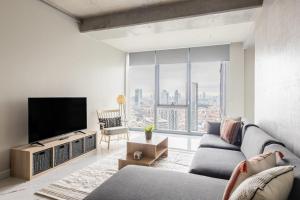 Beautiful Deluxe 1BD Condo PoolGymParking! #373