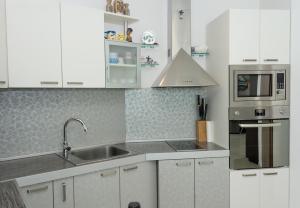 Balchik Sea View Escape 5BR Luxury with Hot Tub & Free Parking