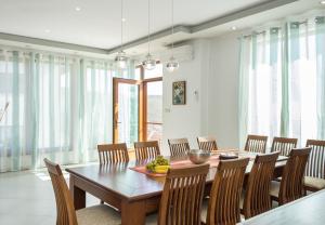 Balchik Sea View Escape 5BR Luxury with Hot Tub & Free Parking