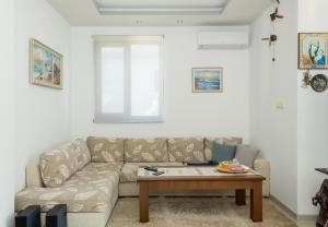 Balchik Sea View Escape 5BR Luxury with Hot Tub & Free Parking