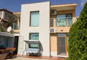 Balchik Sea View Escape 5BR Luxury with Hot Tub & Free Parking - Tsarichino