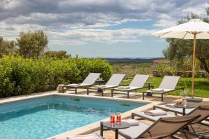 Rustic Villa Rubus & Sylbum with a pool