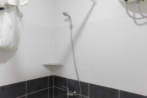 Cozy Living 1BR Apartment at Scientia Residences By Travelio