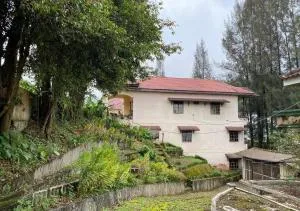 Berastagi Nanini Guest House - Sibolangit