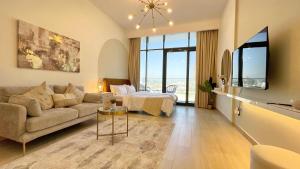 Luxury Interior Studio with Direct Burj Khalifa Views in the Heart of Dubai