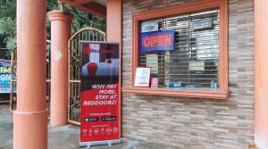 RedDoorz @ Goldland Spring Resort Urdaneta City