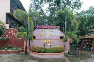 RedDoorz @ Goldland Spring Resort Urdaneta City