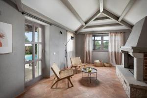 Rustic Villa Rorripa & Reichardia with a pool