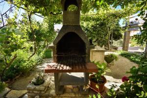Apartments and Rooms Frane 