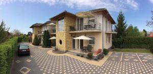 House and Apts. in Balatonlelle 19128