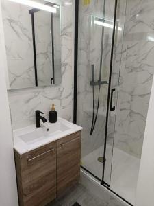 La chouette dans larbre - T2 sur cour au calme