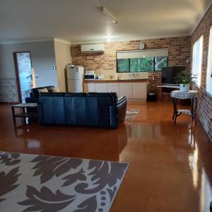 Emerald Tropical Palms B & B