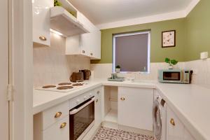 Pass the Keys Stylish and modern studio flat Free parking