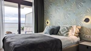 SUNSET CLIFFS magic apartment