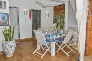 Cosy cottage 2 Marine Park at Malindi Beach