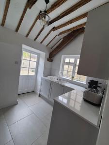 Cosy Cotswold Cottage