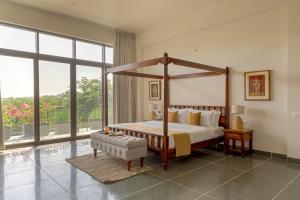 SaffronStays Camelot by the Lake - 3BR villa