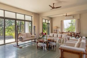 SaffronStays Camelot by the Lake - 3BR villa