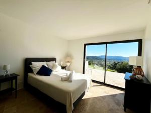 Villas Villa d-Exception avec Vue Panoramique et Piscine : photos des chambres