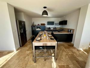 Villas Villa d-Exception avec Vue Panoramique et Piscine : photos des chambres