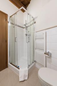 Apartment with Shower