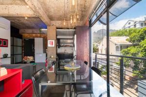 Manhattan-style 2-bedroom apartment
