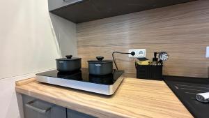 BELLAHOMES Apartments, Ground Floor, Aircondition, Private Parking, Airport 30 min