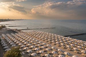 Club del Sole Spina Family Collection