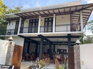 New Radiant Hostal - Hiriketiya